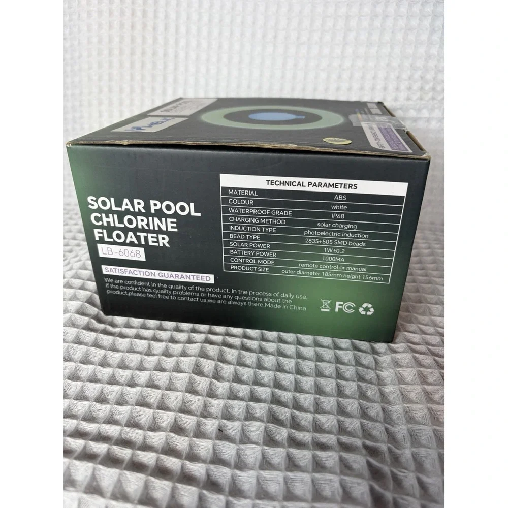 HELIC Solar LED Floating Pool Light LB-6068 IP68 Multicolor Remote Control